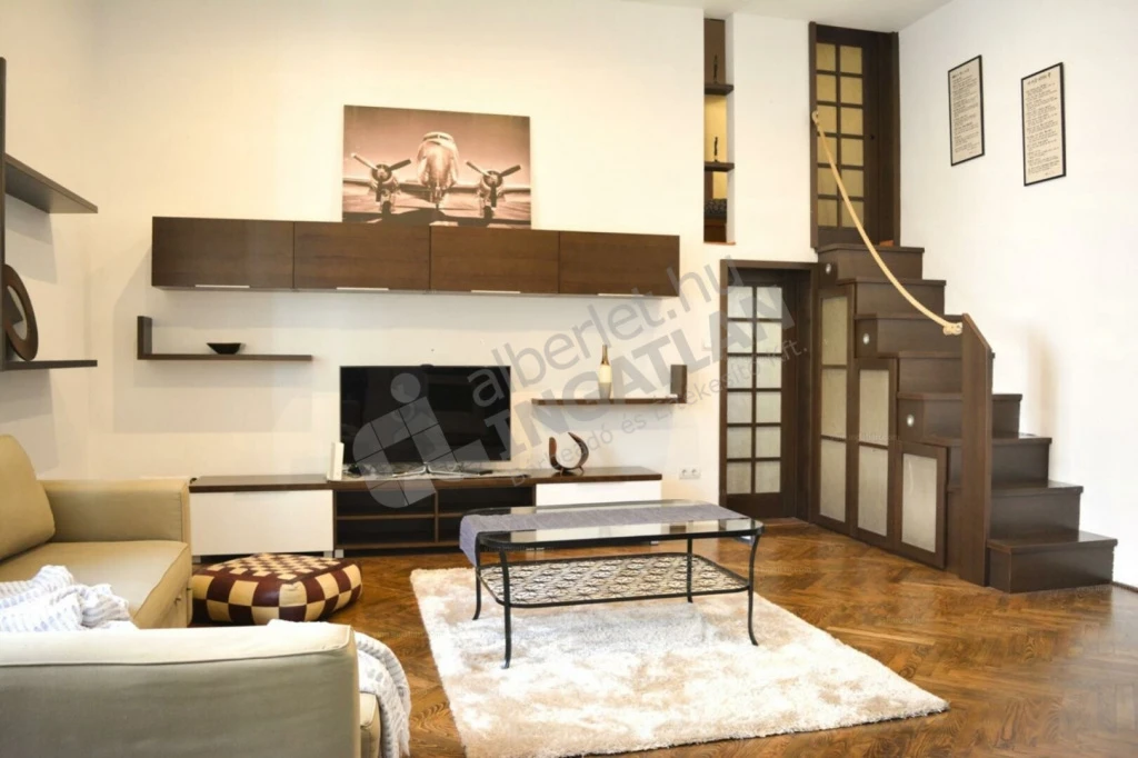 c3-2-name c2-19-name, Budapest V. kerület, Kossuth Lajos utca