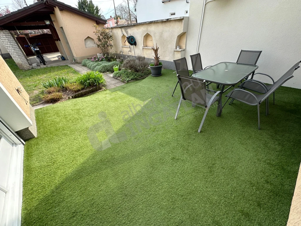 Kiadó ikerház, Budapest XX. kerület, Üveges utca