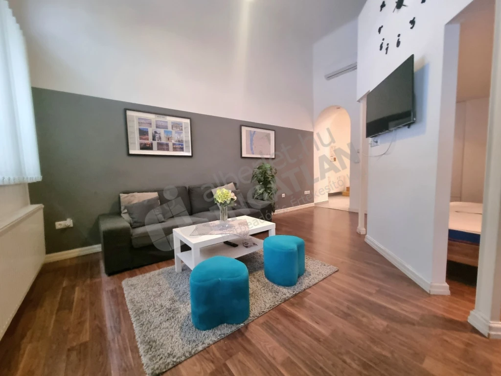 Kiadó téglalakás, Budapest VI. kerület, Zichy Jenő utca