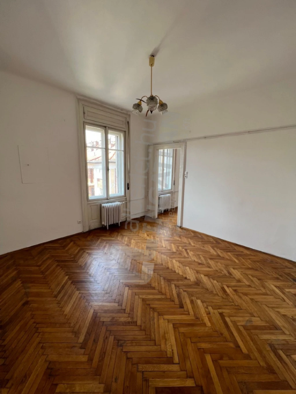 Eladó téglalakás, Budapest V. kerület, Hold utca