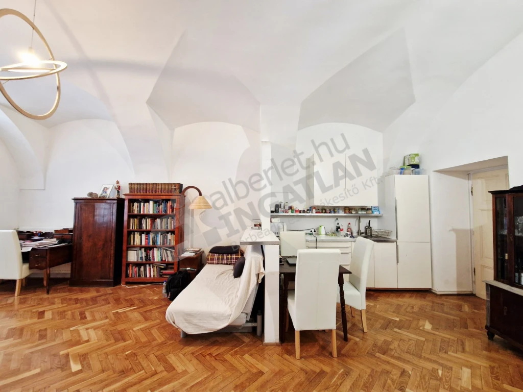 Kiadó téglalakás, Budapest I. kerület, Úri utca