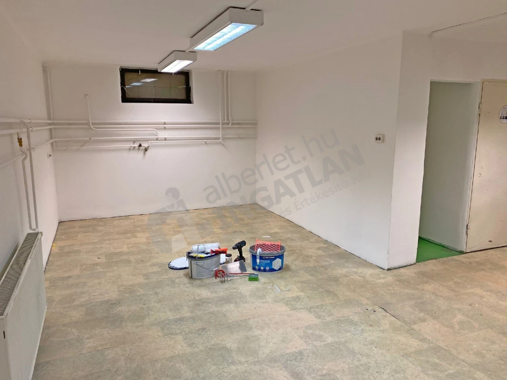 Kiadó üzlet, Budapest XI. kerület, Sáfrány utca