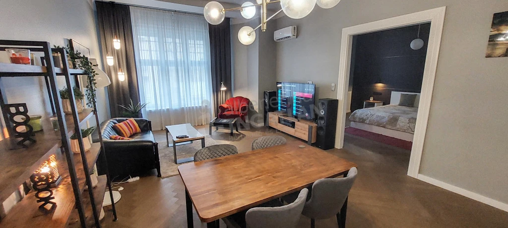 Kiadó téglalakás, Budapest VIII. kerület, Vas utca