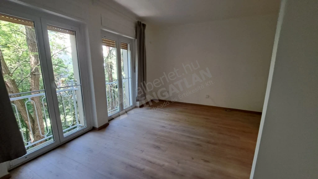 Kiadó téglalakás, Budapest II. kerület, Guyon köz