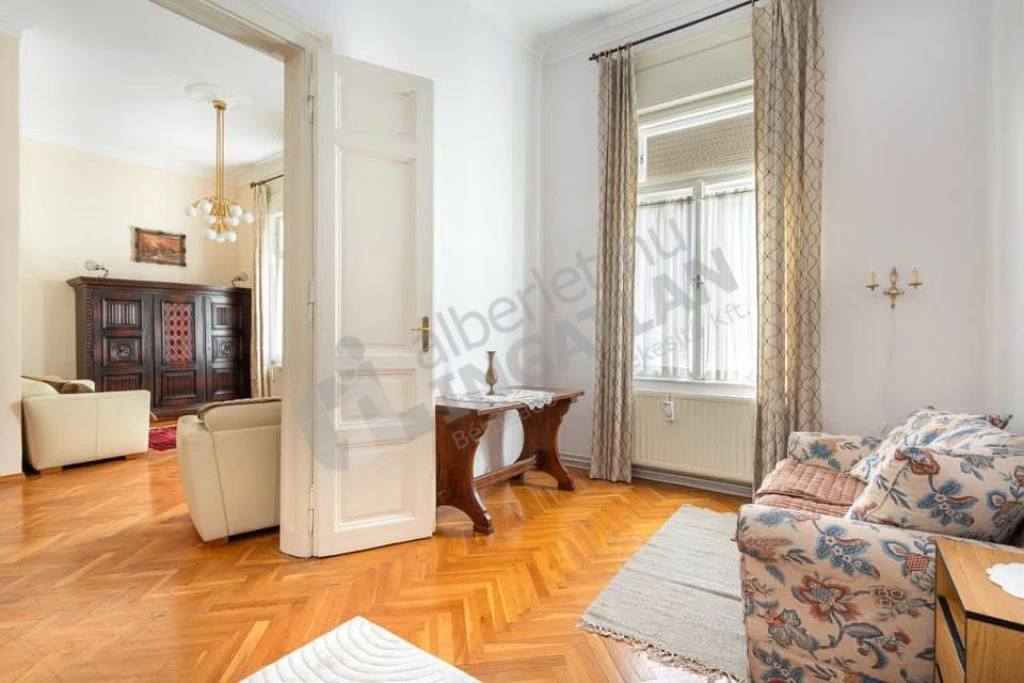 Kiadó téglalakás, Budapest V. kerület, Kossuth Lajos utca