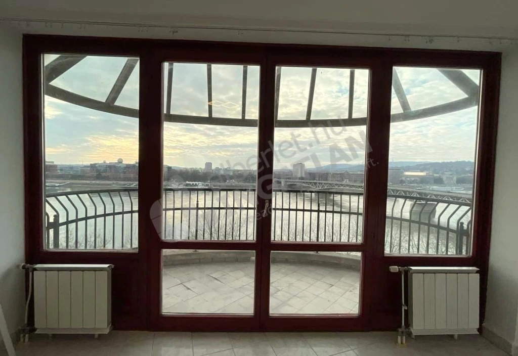 Eladó téglalakás, Budapest IX. kerület, Boráros tér