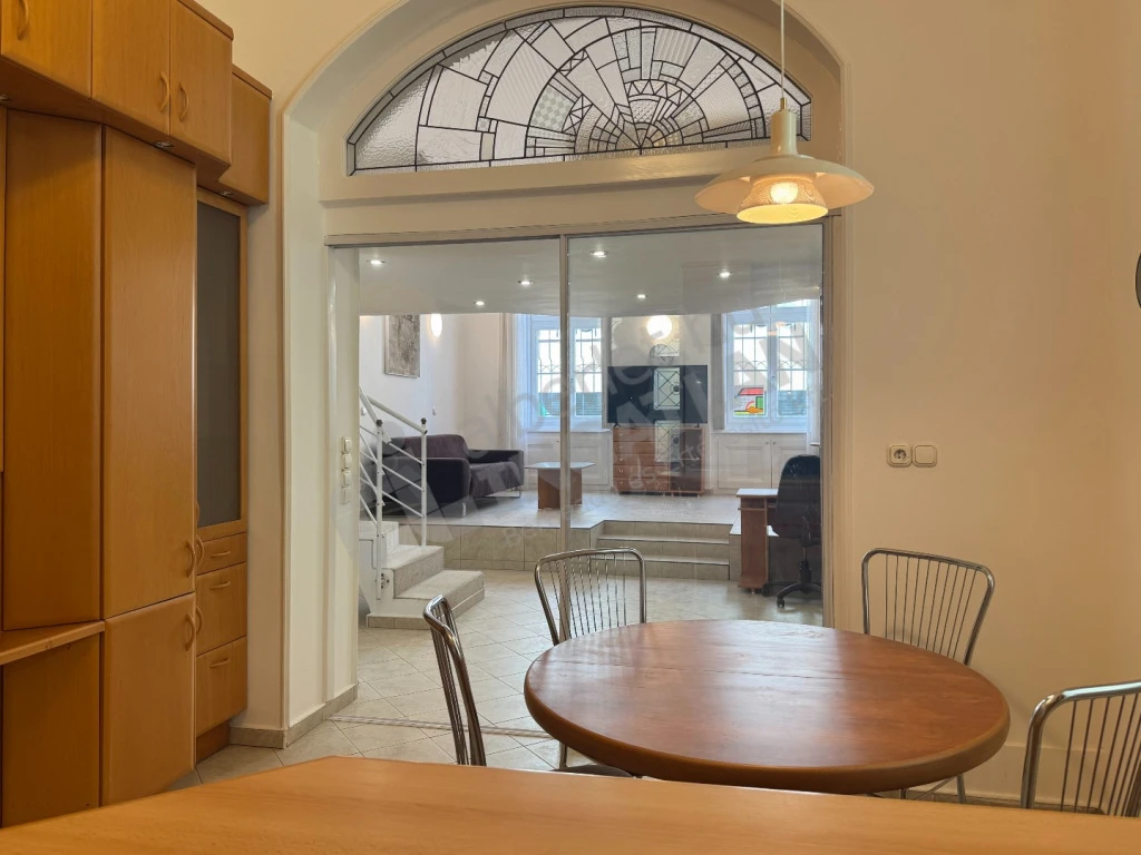 Kiadó téglalakás, Budapest I. kerület, Móra Ferenc utca