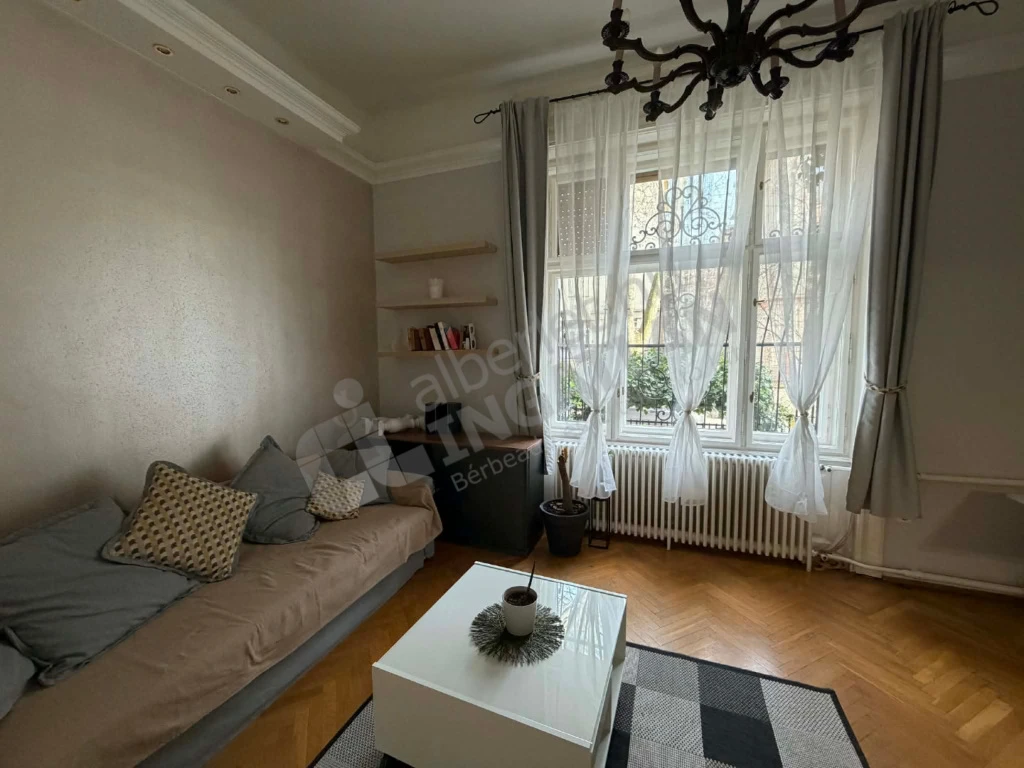 Kiadó téglalakás, Budapest VI. kerület, Délibáb utca