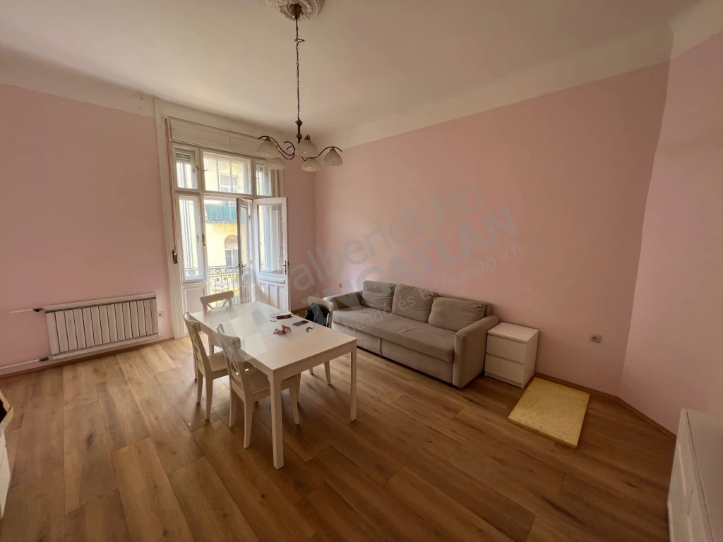 Kiadó téglalakás, Budapest II. kerület, Szász Károly utca