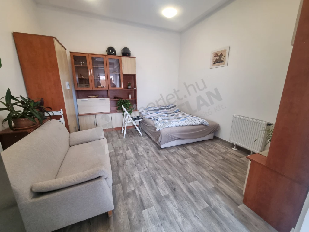 Eladó téglalakás, Budapest XX. kerület, Liget utca