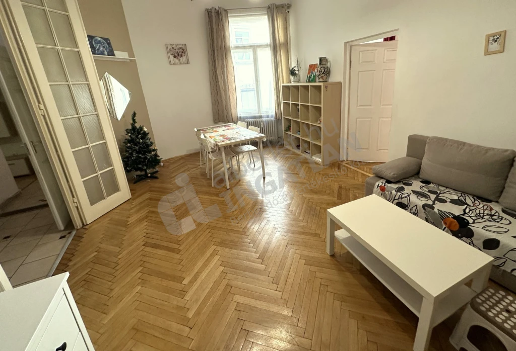c3-2-name c2-19-name, Budapest V. kerület, Balassi Bálint utca