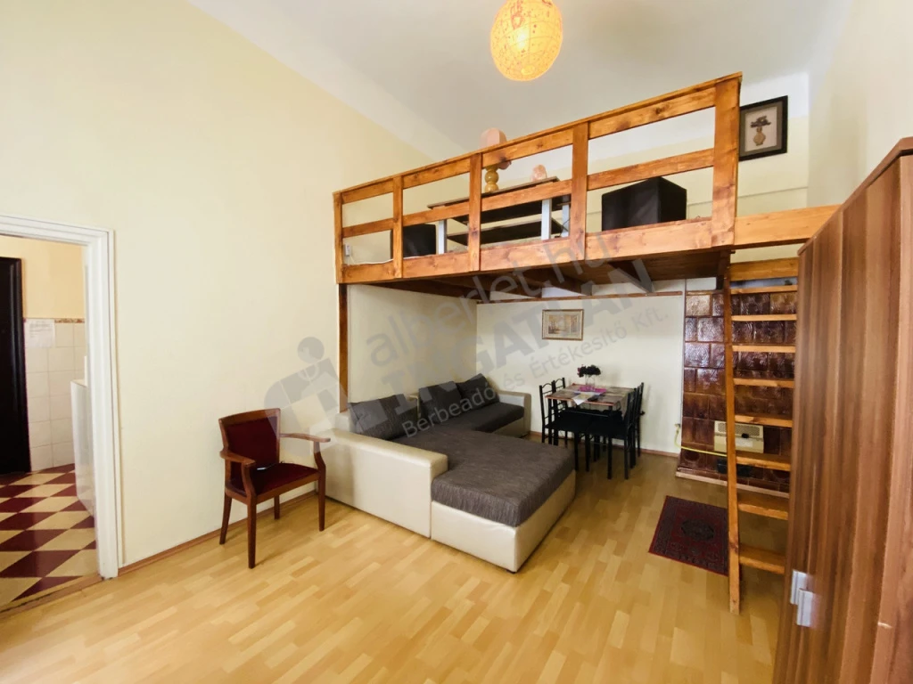 Kiadó téglalakás, Budapest VI. kerület, Vörösmarty utca