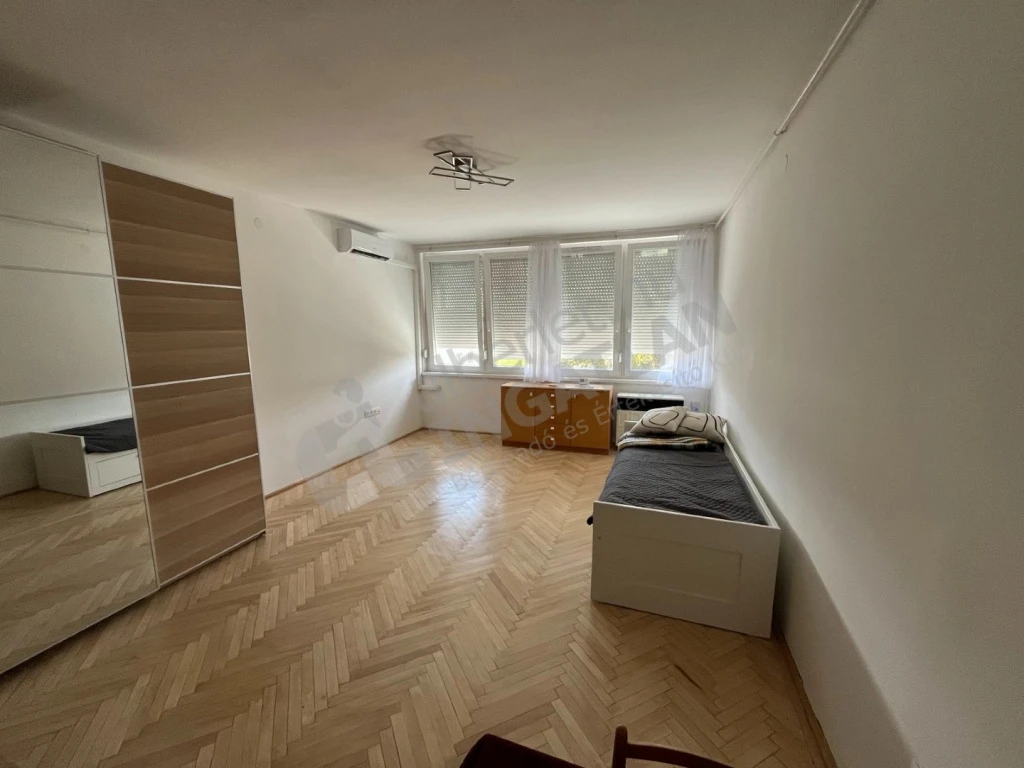 Kiadó téglalakás, Budapest IV. kerület, Szent László tér