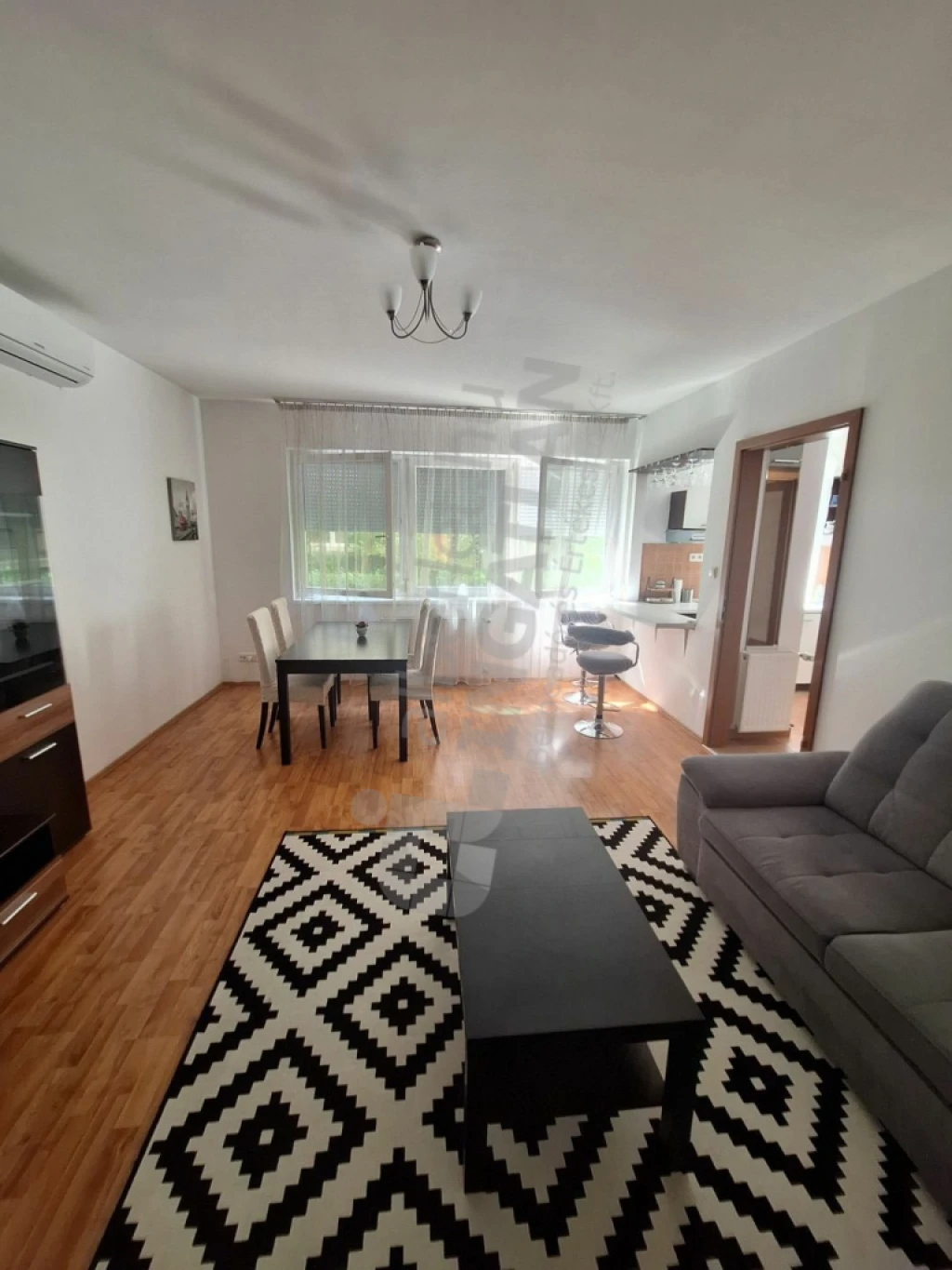 Kiadó téglalakás, Budapest VI. kerület, Rózsa utca