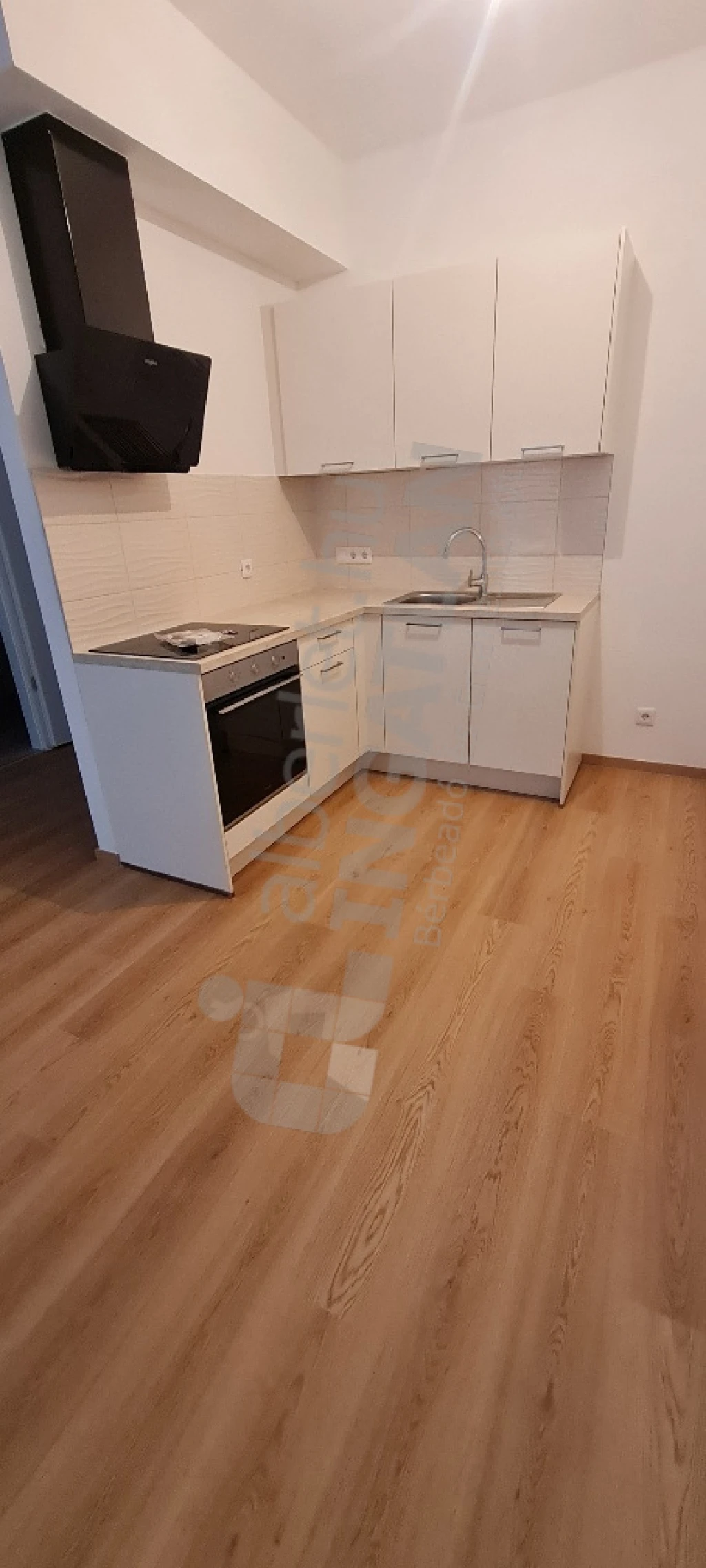 Kiadó téglalakás, Budapest XI. kerület, Garda utca