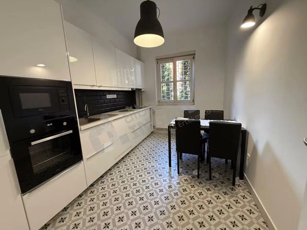Kiadó téglalakás, Budapest VI. kerület, Délibáb utca