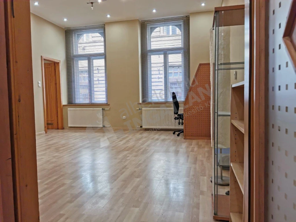 Kiadó üzlet, Budapest VI. kerület, Teréz körút