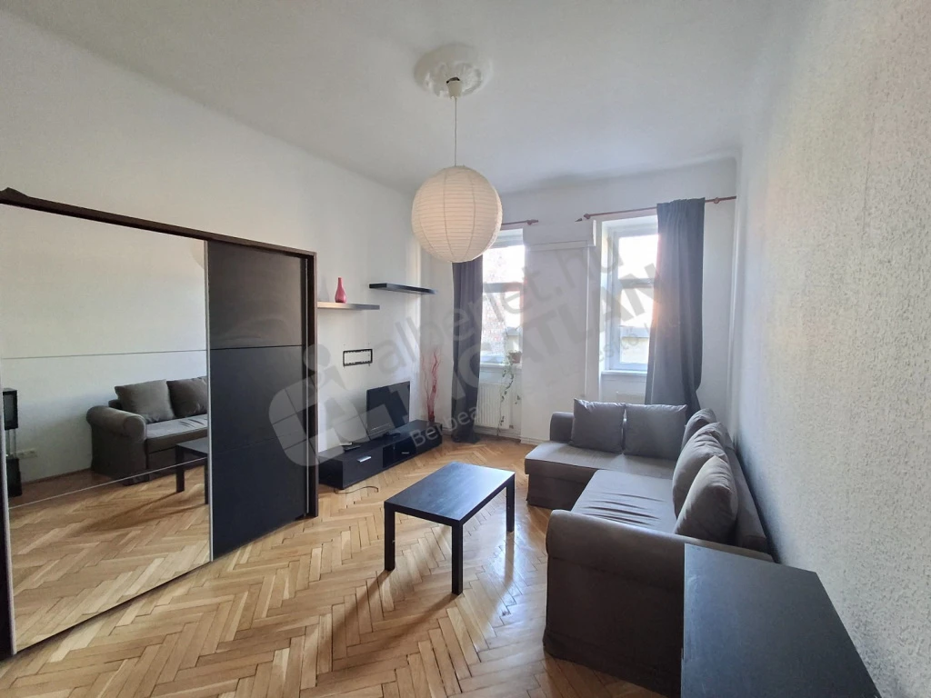c3-2-name c2-19-name, Budapest VII. kerület, Nefelejcs utca