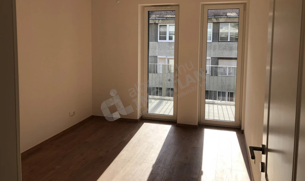 Kiadó téglalakás, Budapest I. kerület, Toldy Ferenc utca