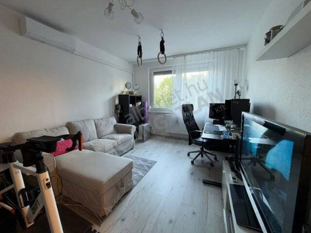 Kiadó téglalakás, Budapest X. kerület, Hungária körút