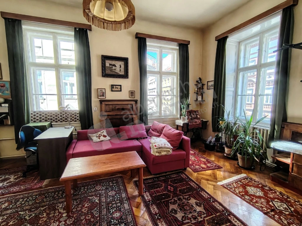 Kiadó téglalakás, Budapest VI. kerület, Felsőerdősor utca