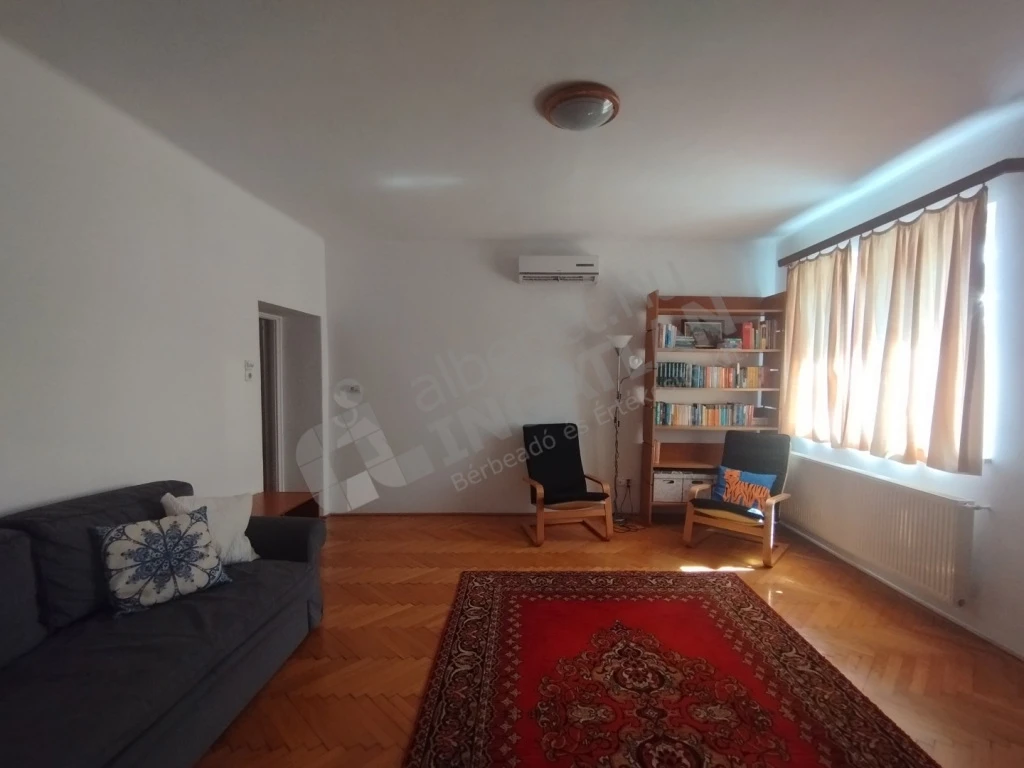 Kiadó téglalakás, Budapest V. kerület, Petőfi Sándor utca