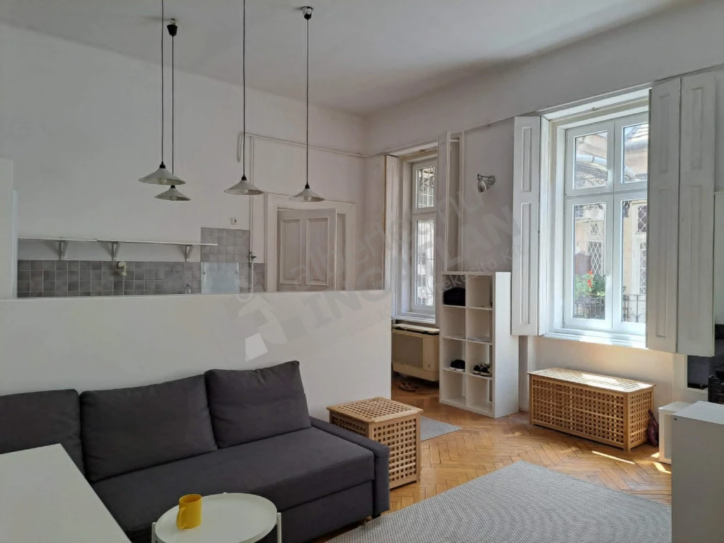 Kiadó téglalakás, Budapest VI. kerület, Podmaniczky utca