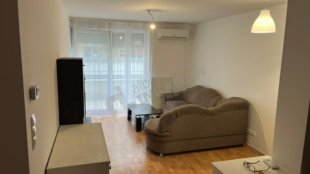Kiadó téglalakás, Budapest VIII. kerület, Ciprus utca