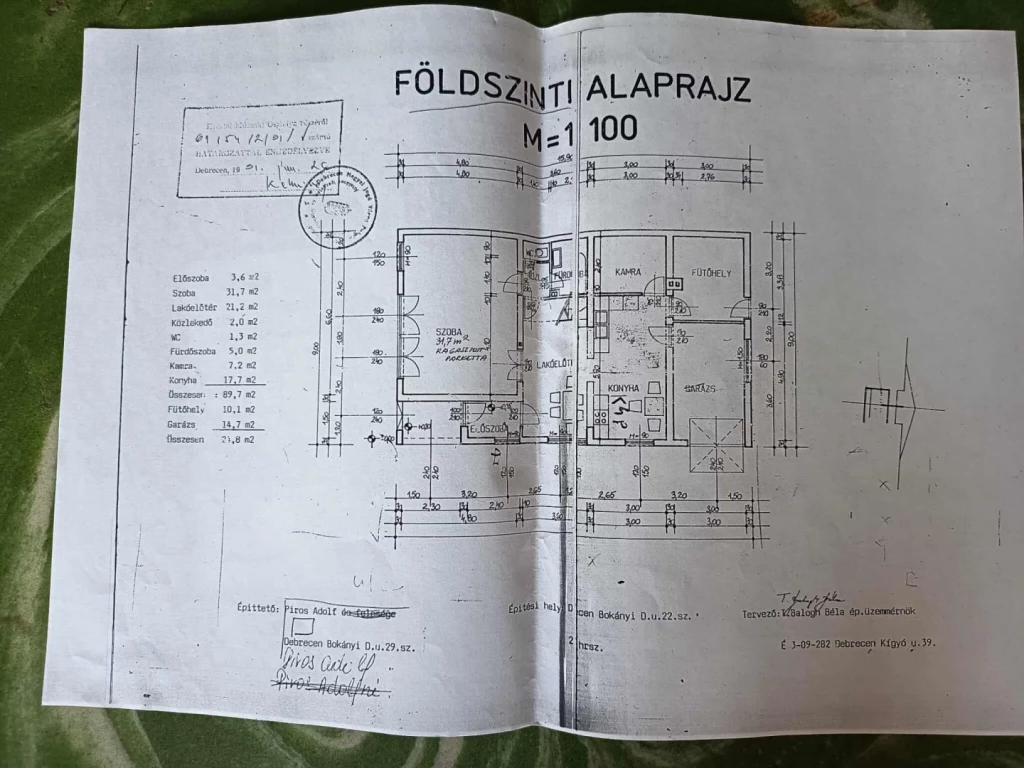 Debrecen Gerébytelep, egy részében vállalkozásra kialakított, nagy családi ház eladó!