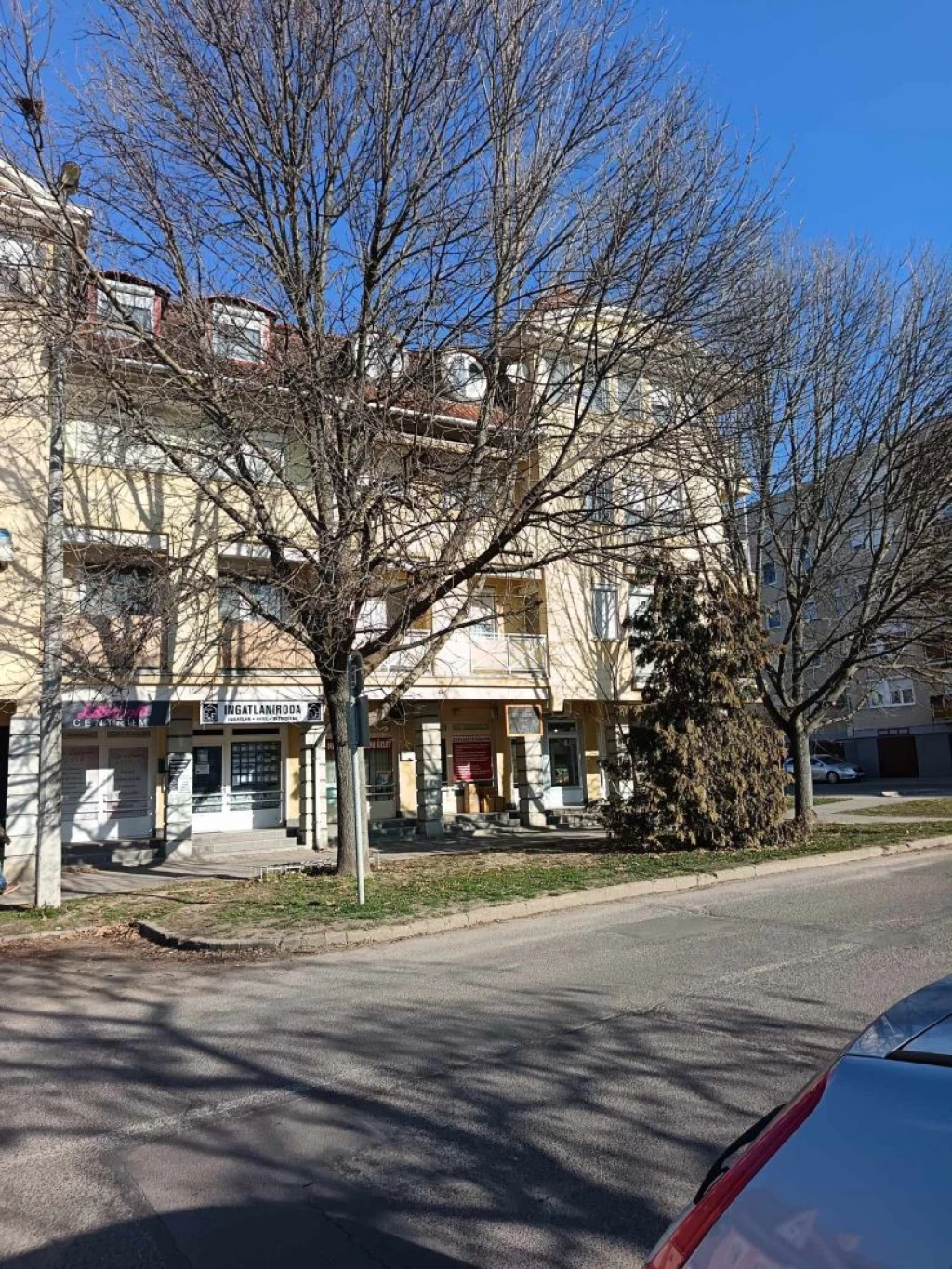 Hajdúszoboszlón, 2.emeleti, 124 nm-es lakás eladó!