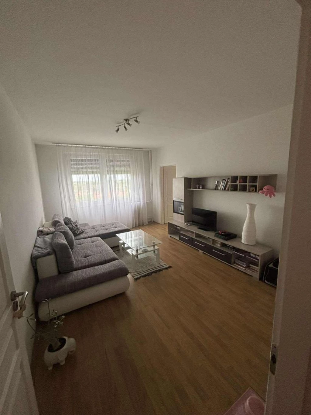 Eladó 64 m2 panel lakás, Debrecen