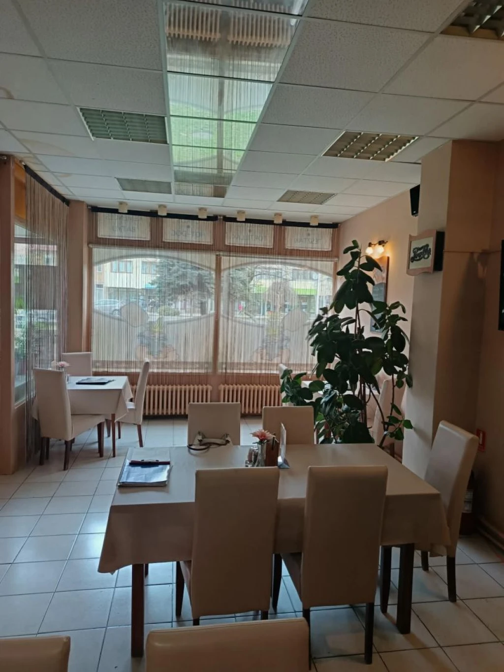 Hajdúszoboszlón,  Pizzéria bérleti joga eladó