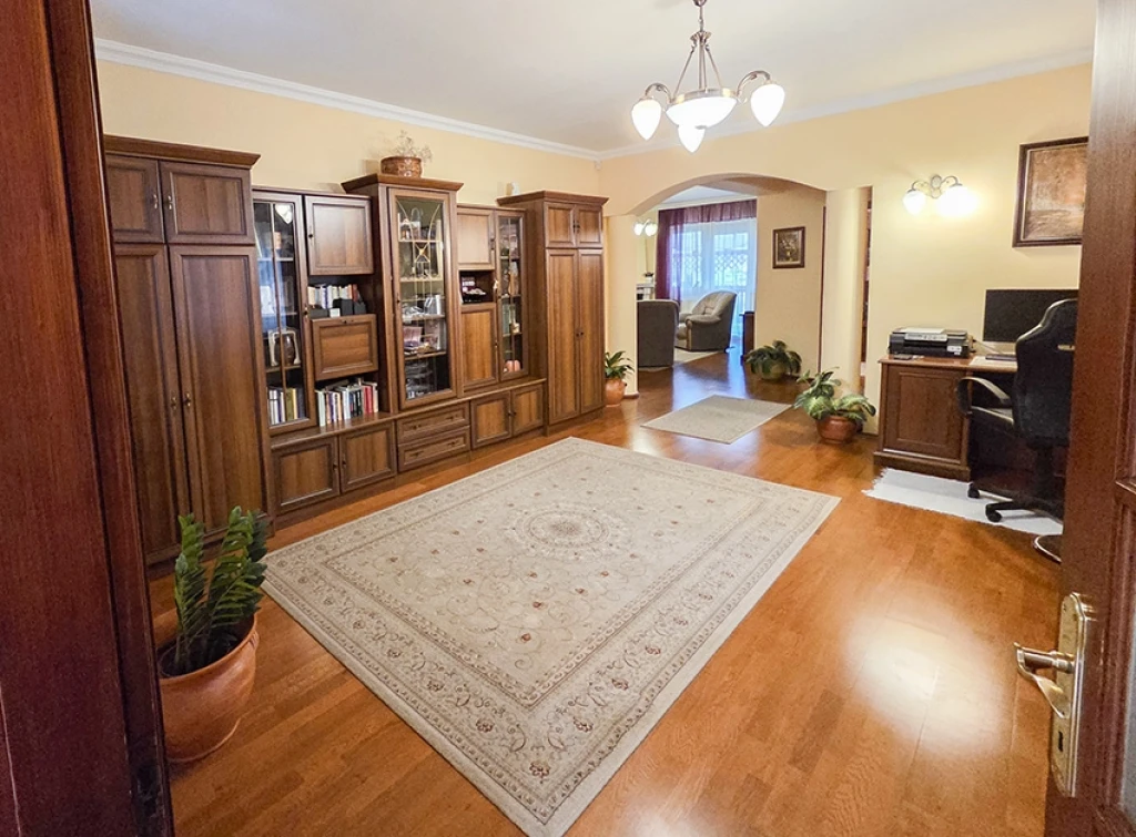 c3-1-name c2-1-name, Debrecen, Hatvan utcai kert