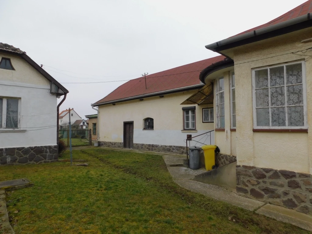 Jó állapotú és elhelyezkedésű, 3 szobás családi ház eladó Mátraderecskén!