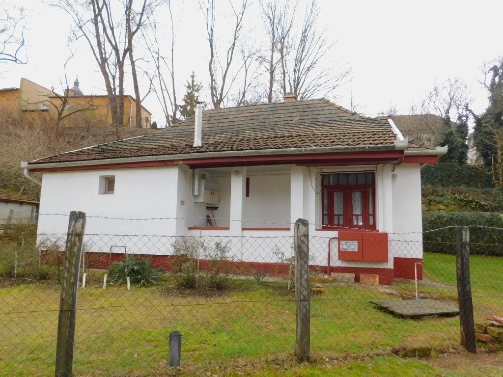 Hangulatos kis 2 szobás családi ház eladó Mátraderecskén!