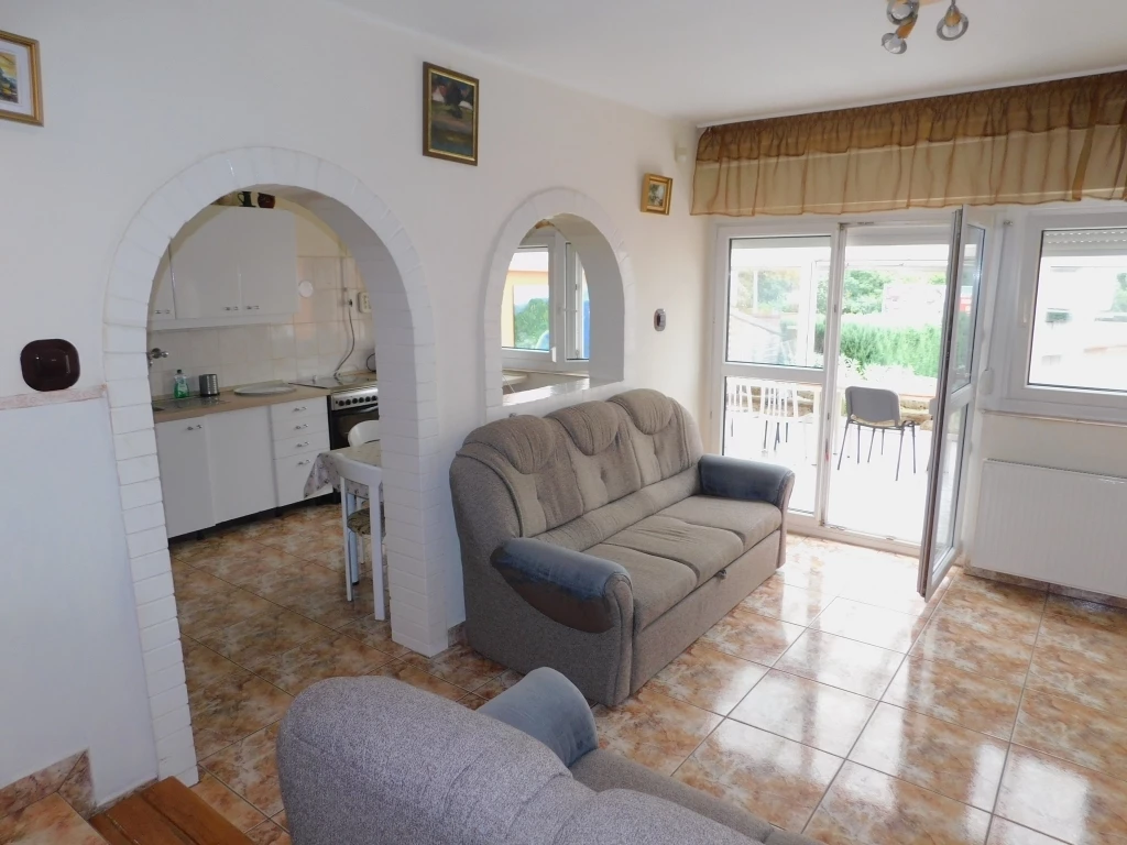 c3-1-name c2-1-name, Eger