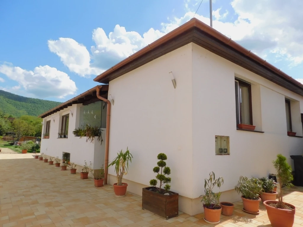 c3-1-name c2-1-name, Felsőtárkány