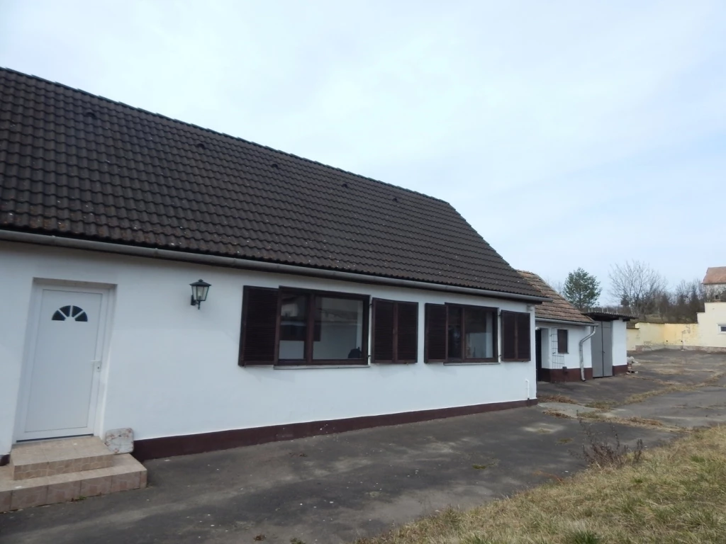 Jó állapotú, 3 szobás családi ház eladó Mátraderecskén!