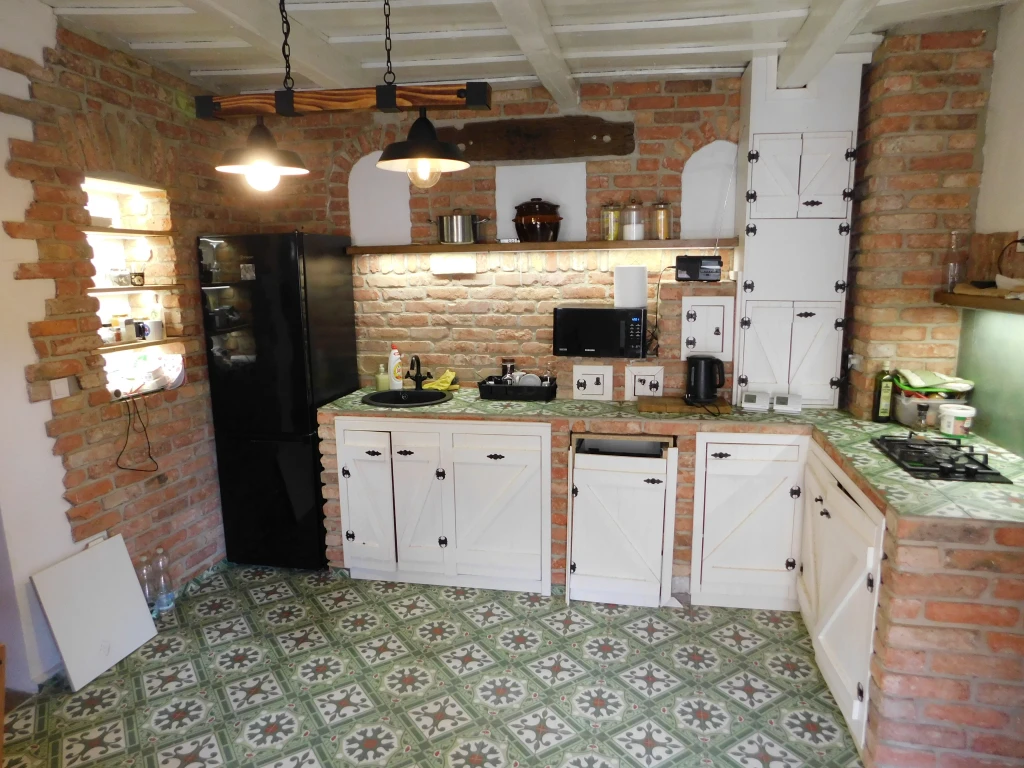 Felújított, tornácos parasztház jellegű családi ház eladó Recsken!