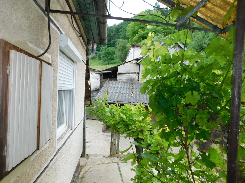 Jó elhelyezkedésű, 3 szobás családi ház eladó Bükkszéken!