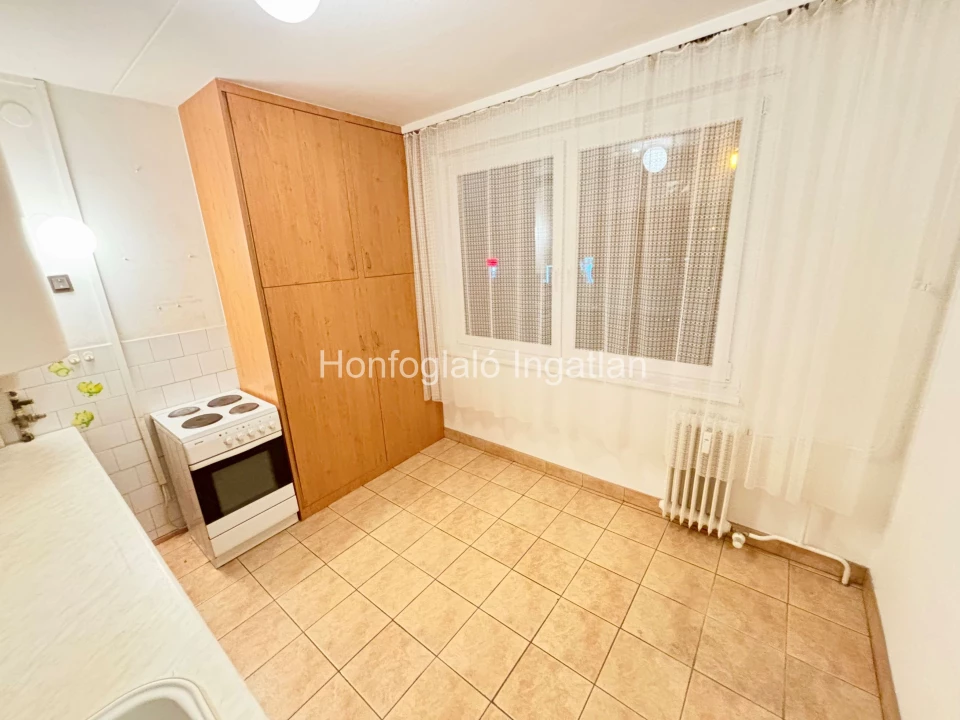 Eladó panellakás, Nyíregyháza