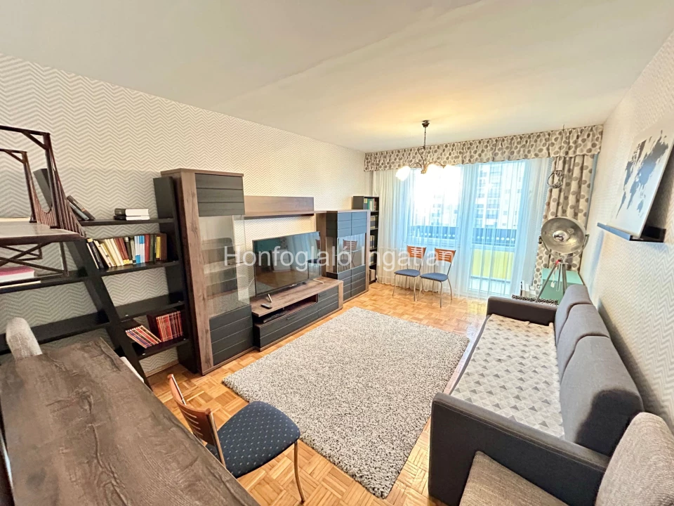 Eladó panellakás, Nyíregyháza