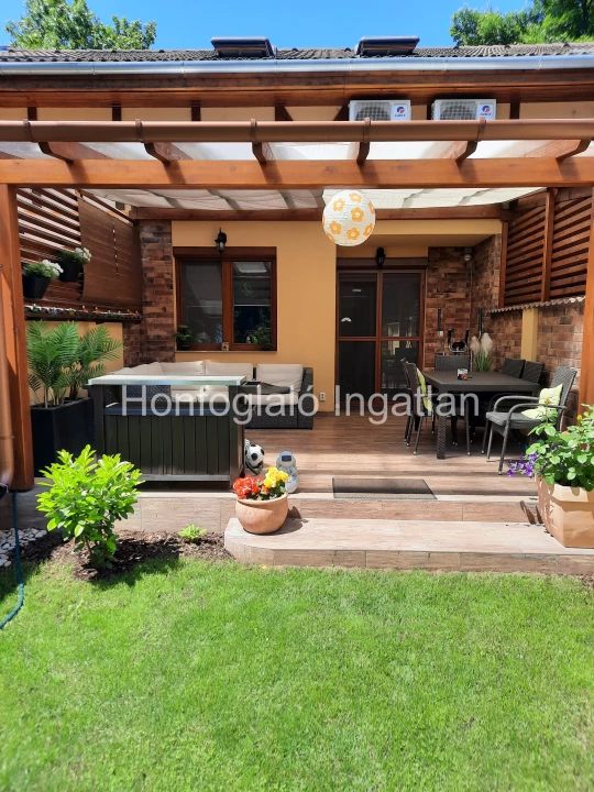 Eladó sorház, Nyíregyháza