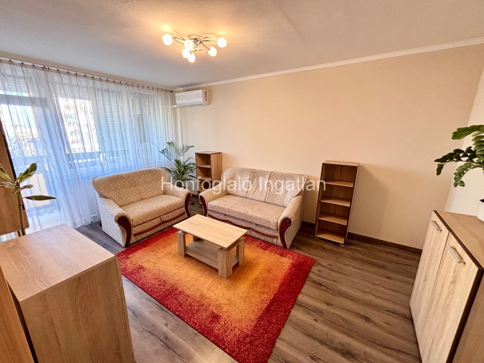 Eladó panellakás, Nyíregyháza