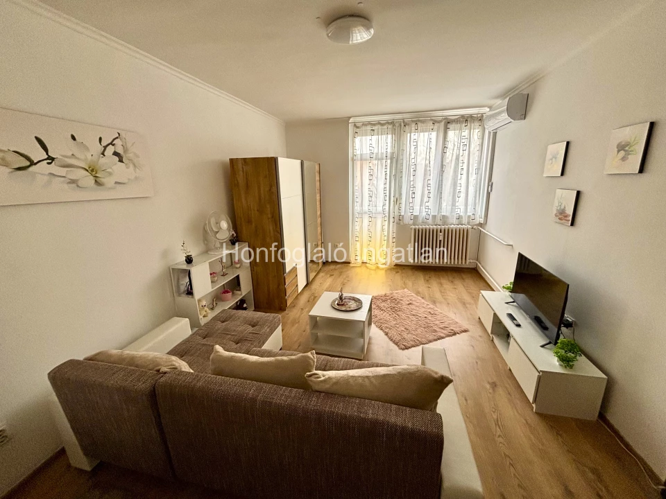 Eladó téglalakás, Nyíregyháza