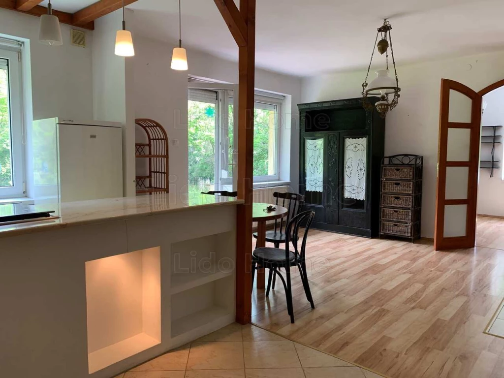 For sale brick flat, Úny