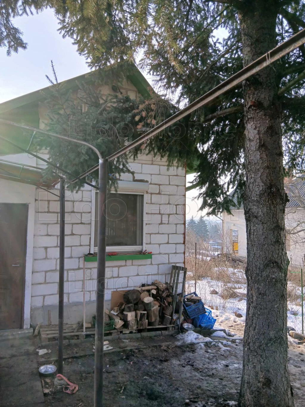 For sale closed garden, Környe