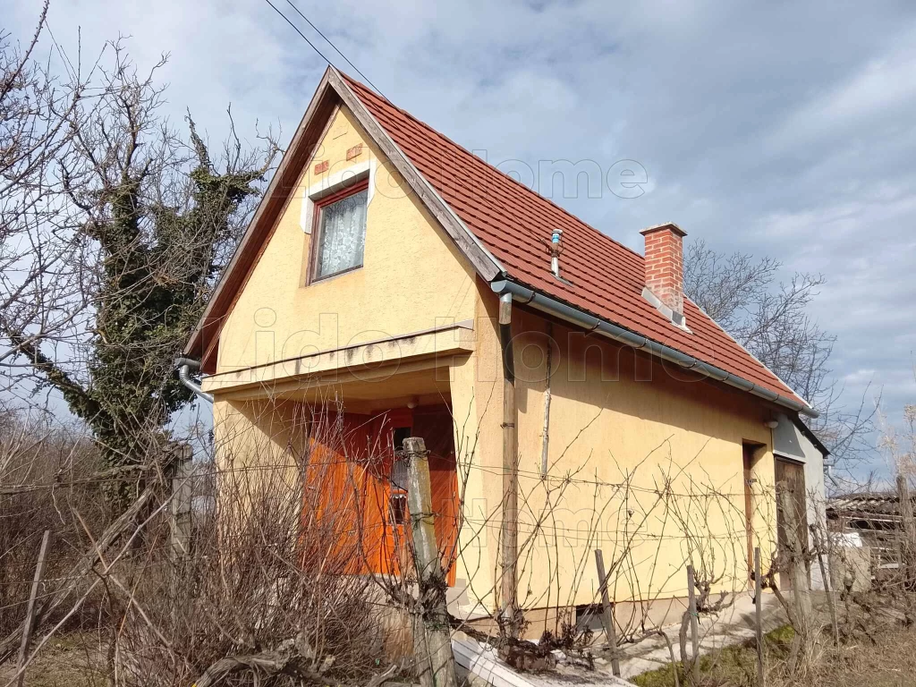 For sale closed garden, Bicske