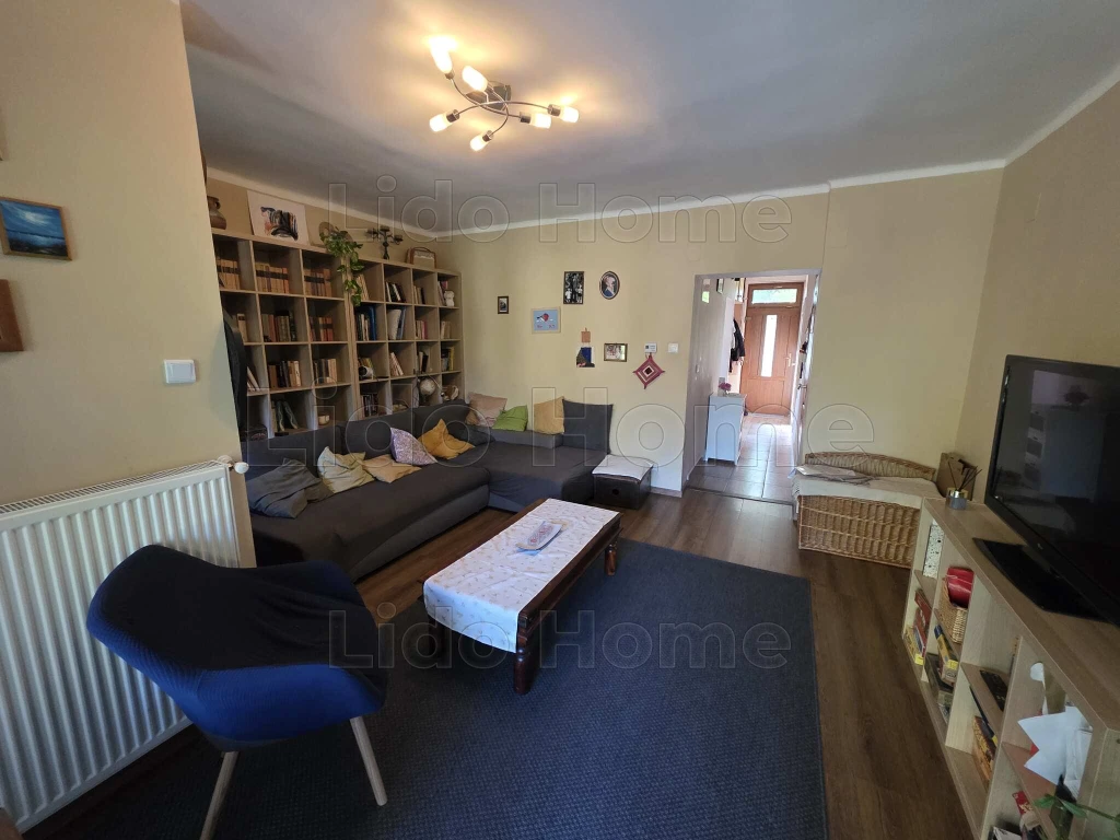 SORHÁZ FREKVENTÁLT HELYEN