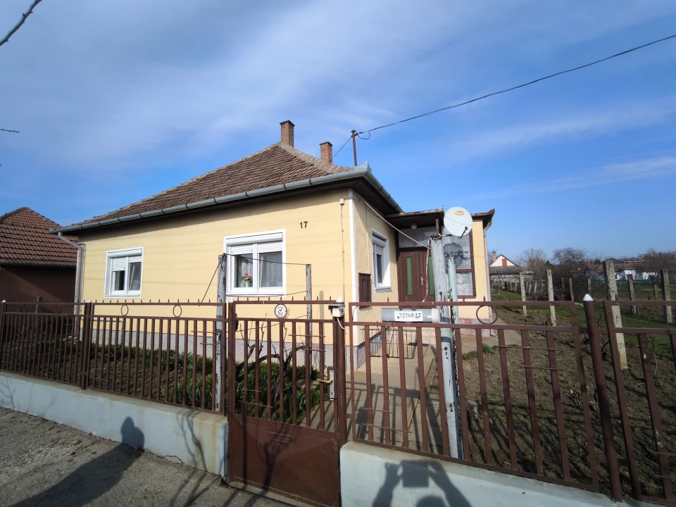 Eladó családi ház, Berettyóújfalu, Tóth Árpád utca